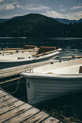 Boote vor Anker auf dem Monticolo See - DMGF00875