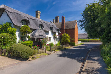 Traditionelles reetgedecktes Cottage, Bourn, Cambridgeshire, England, Vereinigtes Königreich, Europa - RHPLF23160