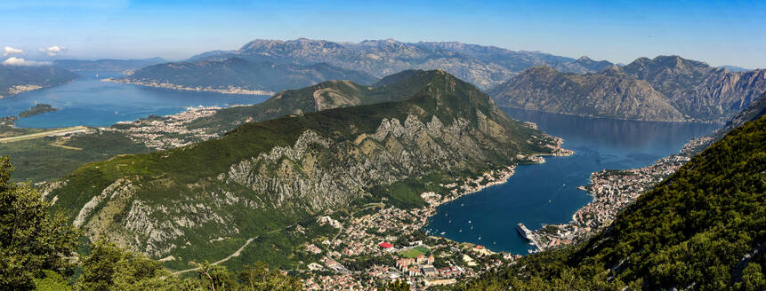 Boka Kotorska (Bucht von Kotor), vom Gipfel des Lovcen-Gebirges aus gesehen, Montenegro, Europa - RHPLF23203