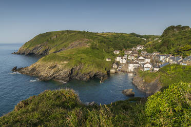 Das hübsche Portloe, ein winziges Fischerdorf am Hafen von Cornwall an der Südküste Cornwalls, England, Vereinigtes Königreich, Europa - RHPLF23232