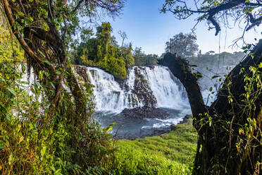 Kabwelume-Wasserfälle am Kalungwishi-Fluss, Nord-Sambia, Afrika - RHPLF23271