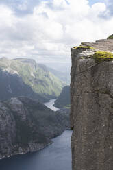 Kanzelfelsen am Fjord Lysefjorden, Norwegen - JAQF01075