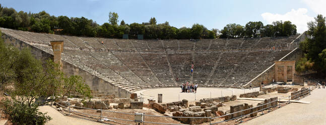 Antikes Theater von Asklepieion, in der antiken Stadt Epidaurus, UNESCO-Weltkulturerbe, Lygouno, Argolische Halbinsel, Griechenland, Europa - RHPLF23301