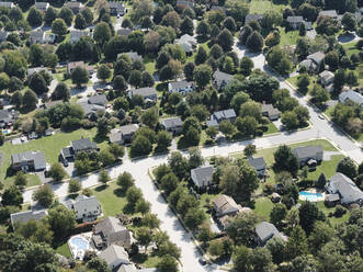 USA, Maryland, Aerial view of suburban community in Montgomery County - BCDF00617