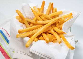 Pommes frites auf Servietten - TETF01811