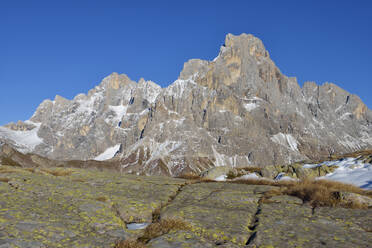 Italien, Trentino-Südtirol, Blick auf den Gipfel des Cimon della Pala in den Dolomiten - RUEF03804