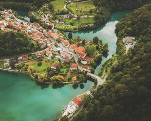 Luftaufnahme des Flusses Soca und Isonzo, Slowenien. - AAEF16158