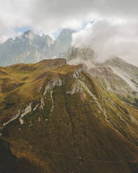 Luftaufnahme der Seiser Alm, Dolomiten, Italien. - AAEF16215