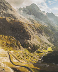 Luftaufnahme des berühmten Passo dello Stelvio, Italien. - AAEF16223