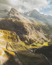 Luftaufnahme des berühmten Passo dello Stelvio, Italien. - AAEF16225