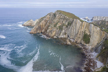 Luftaufnahme von Silence Beach, Asturien, Nordspanien - AAEF16427