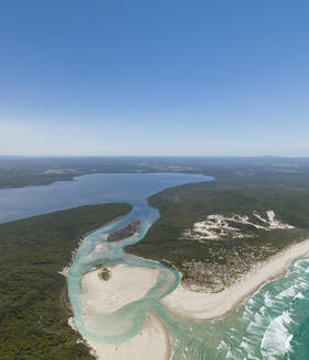 Luftaufnahme der Bucht von Nornalup Inlet und der Küstenlinie, Westaustralien, Australien. - AAEF16452