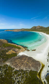 Luftaufnahme der Küste von Thistle Cove, Cape le Grand, Westaustralien, Australien. - AAEF16464