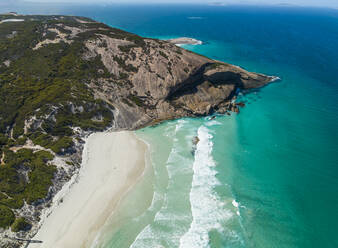Luftaufnahme von West Beach, Westaustralien, Australien. - AAEF16483