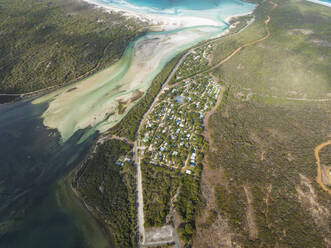 Luftaufnahme von Devil Creek und Wellstead Estuary, Westaustralien, Australien. - AAEF16485