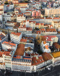 Luftaufnahme des Alfama-Viertels, der Altstadt im Stadtzentrum von Lissabon, Portugal. - AAEF16551