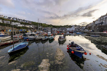 UK, England, Mevagissey, Fishing boats moored in village harbor - WPEF06672