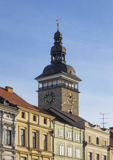 Tschechische Republik, Südböhmische Region, Ceske Budejovice, Reihenhäuser vor dem Schwarzen Turm - WWF06246