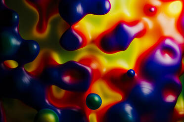3D-Rendering einer lila und orange blubbernden Flüssigkeit - GCAF00195