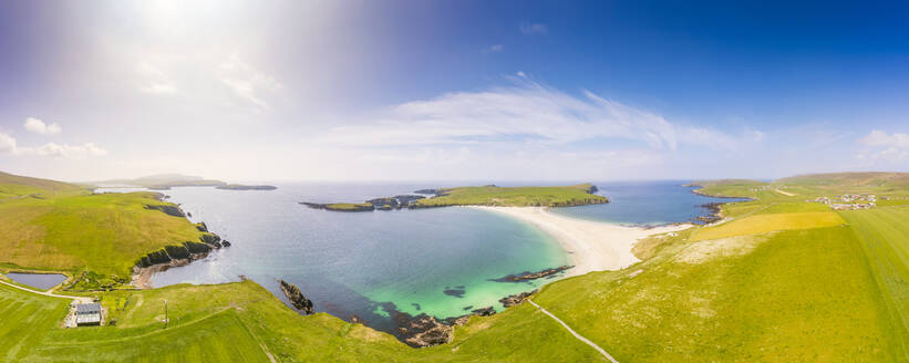 UK, Schottland, Luftpanorama des Strandes von Saint Ninians im Sommer - SMAF02445