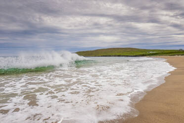 UK, Scotland, Unst, Wave crashing into Norwick Beach - SMAF02469