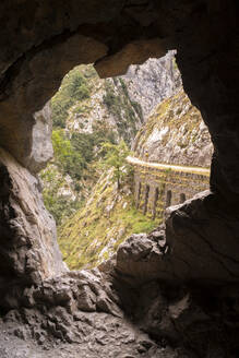 Spain, Castile and Leon, Posada de Valdeon, Cave entrance in Cares Gorge - MMPF00528