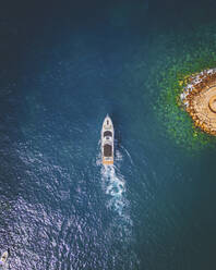 Aerial view of a yacht in Port Andratx, Mallorca, Isla Baleares, Spain. - AAEF16866