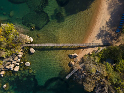 Luftaufnahme von Mumbo Island im Lake Malawi National Park, Salima, Malawi, Afrika. - AAEF16954