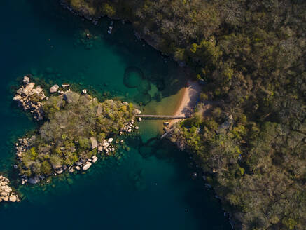 Luftaufnahme von Mumbo Island im Lake Malawi National Park, Salima, Malawi, Afrika. - AAEF16955