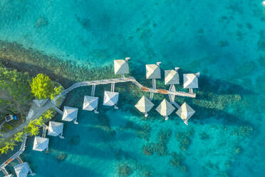 Luftaufnahme eines Luxushotels und Resorts in Tahiti, Französisch-Polynesien. - AAEF16961