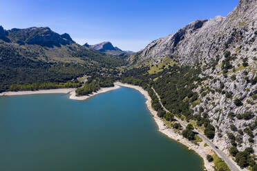 Luftaufnahme des Stausees Gorg Blau, Tramuntana, Mallorca, Balearische Inseln, Spanien - AMF09681