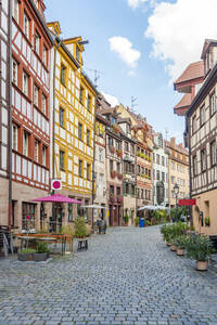 Germany, Bavaria, Nuremberg, Historic houses along Weissgerbergasse alley - TAMF03655
