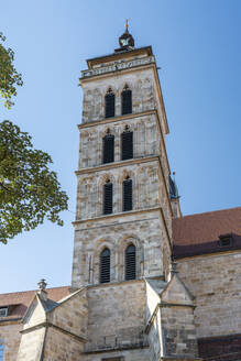 Deutschland, Baden-Württemberg, Esslingen, Glockenturm der Kirche St. Dionys - TAMF03712