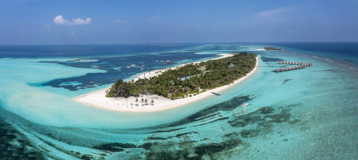 Wasserbungalows mit Strand im Lhaviyani-Atoll, Malediven - AMF09692