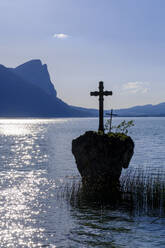 Österreich, Salzburg, Kreuzsteinkreuz im Mondsee - LBF03679