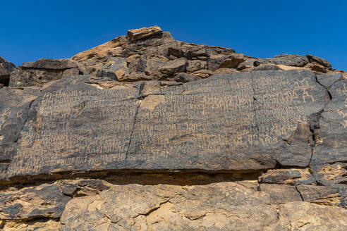 Saudi-Arabien, Provinz Najran, Najran, Prähistorische Petroglyphen und Inschriften von Bir Hima - RUNF04758