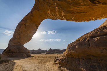 Saudi Arabia, Medina Province, Al Ula, Rainbow Rock natural arch - RUNF04807