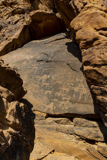 Saudi-Arabien, Provinz Hail, Jubbah, Alte Petroglyphen von Jebel Umm Sanman - RUNF04827