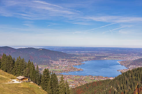 Germany, Bavaria, Rottach-Egern, Lake Tegernsee and surrounding towns seen from summit of Wallberg mountain - FOF13318