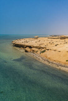 Saudi Arabia, Jazan Province, Sandy shore in Farasan Islands - RUNF04849