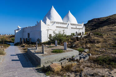 Oman, Dhofar, Mirbat, Außenseite des Mausoleums von Bin Ali - RUNF04918