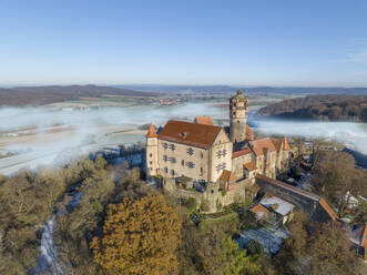 Luftaufnahme der alten Ronneburg in der Wetterau, Hessen, Deutschland - AMF09750