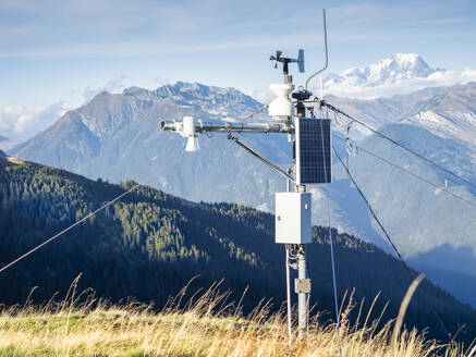 France, Auvergne-Rhone-Alpes, Environmental measuring station in Vanoise National Park - LAF02800