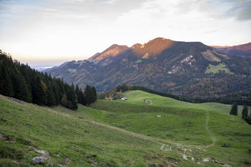 Ruhige Aussicht auf Bergketten - MAMF02404