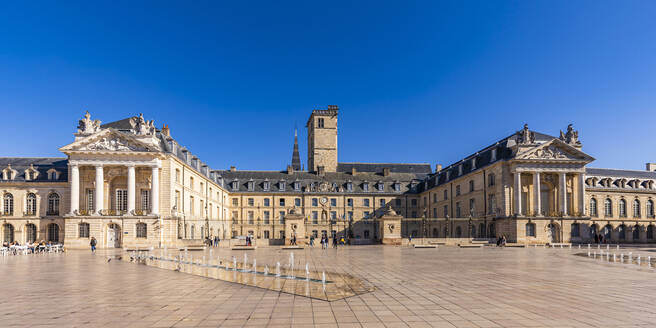 Frankreich, Bourgogne-Franche-Comte, Dijon, Fassade des Palastes der Herzöge von Burgund - WDF07220