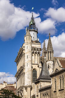 Frankreich, Bourgogne-Franche-Comte, Dijon, Türme der Kirche Notre-Dame von Dijon - WDF07221