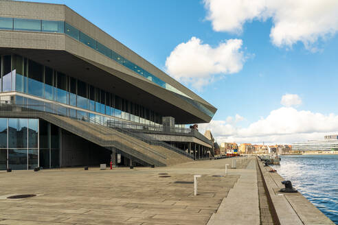 Dänemark, Aarhus, Außenansicht der Bibliothek Dokk1 - TAMF03848