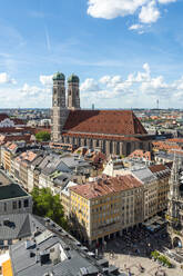 Germany, Munich, Apartment buildings surrounding Frauenkirche - TAMF03861