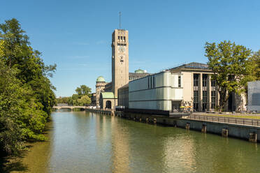 Germany, Munich, Isar river with Deutsches Museum in background - TAMF03880