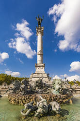Frankreich, Nouvelle-Aquitaine, Bordeaux, Monument Aux Girondins an einem sonnigen Tag - WDF07224